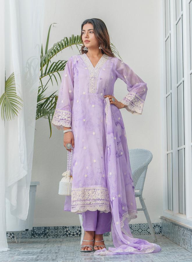 DW Women Floral Embroidered Straight Kurta and Trousers with Dupatta Set - Image 3
